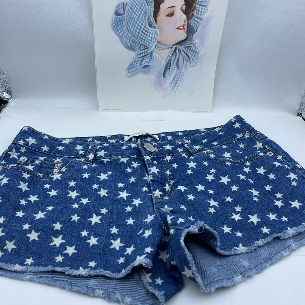 NO Boundaries Cut Offs Shorts Jean 9 Denim White Print Stars Blue Low Rise